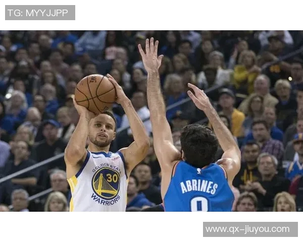 库里赛季初表现惊艳场均333分助攻和抢断数据同样出色